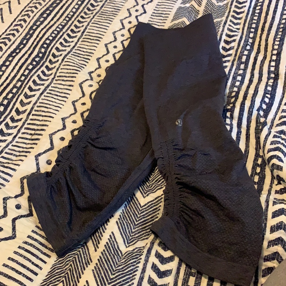 Navy lululemon Ebb to Street crop